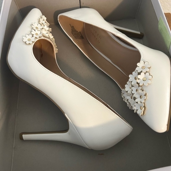 NIB LC Lauren White Pedal High Heels 8.5 - Picture 2 of 11